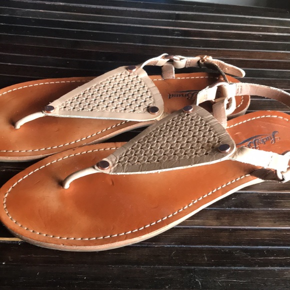 🚨B2G1 LUCKY BRAND Tan Like Leather Thong Toe Ankle Strap Sandals - Picture 2 of 7